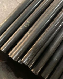 لوله سیاه درزدار